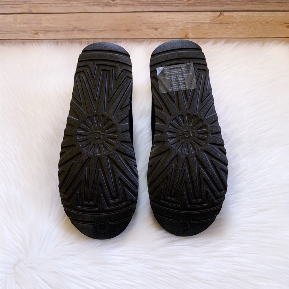 UGG Men’s Neumel Flex Boots In Black - Picture 8 of 8